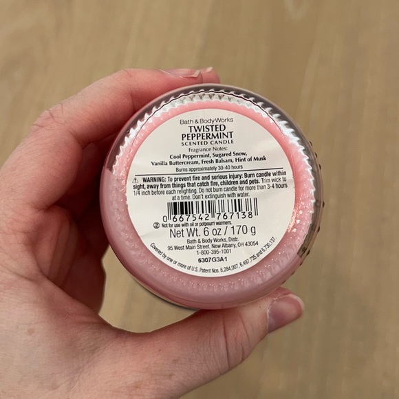 Bath and Body Works Twisted Peppermint 1 wick Candle Pink Winter Holiday Vanilla - Picture 8 of 8